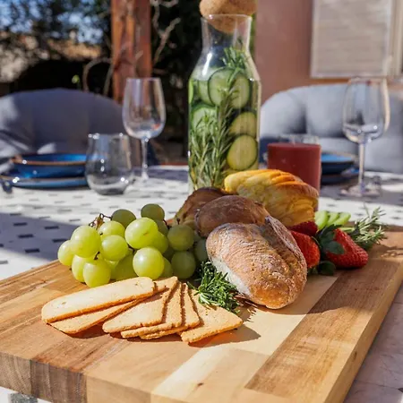 Villa Stunning Countryside W Private Garden & Pool *