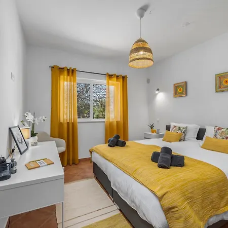 Stunning Countryside W Private Garden & Pool