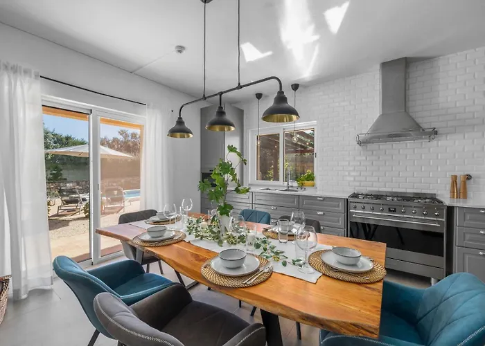 Villa Stunning Countryside W Private Garden & Pool Alte