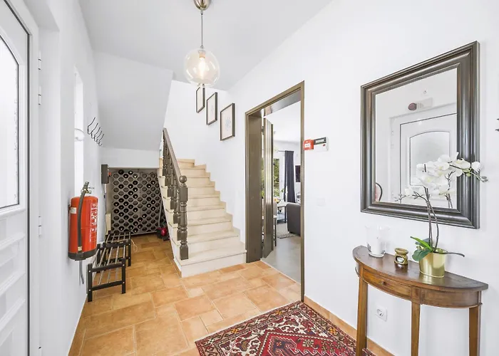 Stunning Countryside W Private Garden & Pool Alte
