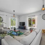 Villa Stunning Countryside W Private Garden & Pool *