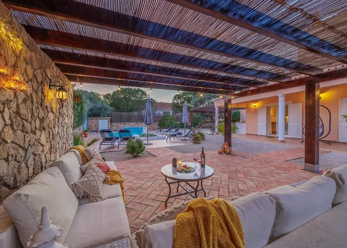 Stunning Countryside W Private Garden & Pool Villa